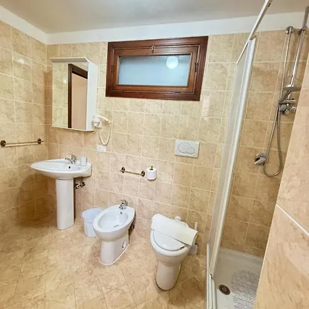 Beb All'ombra Del Castello Trani