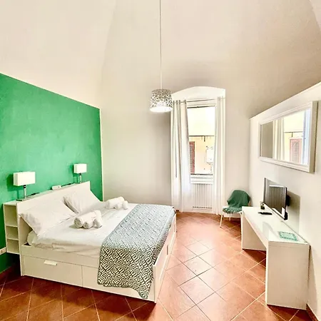 Beb All'ombra Del Castello Trani